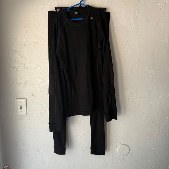 Helly Hansen Kids Black Base Layer Set Long Sleeve Top & Pants 16 Youth - Picture 1 of 8